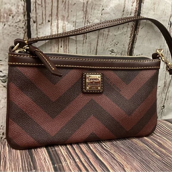 DOONEY AND BOURKE WRISTLET SMALL POUCH GOLD TONE HARDWARE - Picture 6 of 14